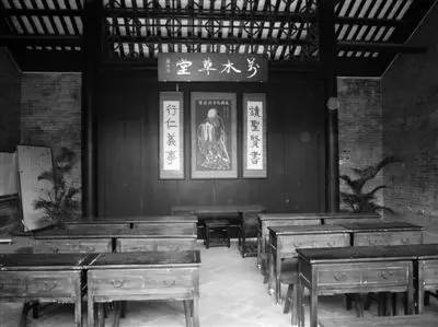 十大外围足球平台app手机版|迪士尼真人版《小美人鱼》确定主角!19岁歌手兼演员哈雷·贝利饰演爱丽儿(图1) 十大外围足球平台app