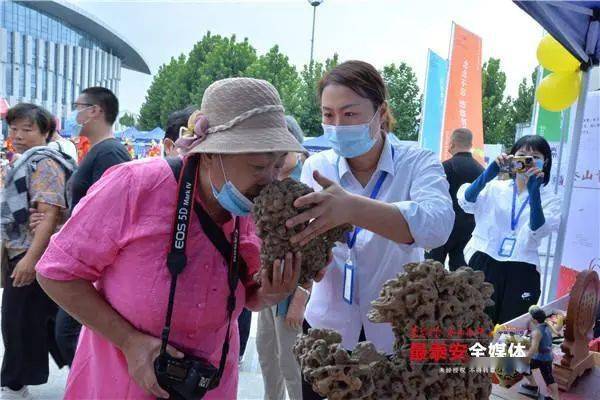 “十大外围足球平台app”
开门办节 为民办节！2020泰山文化艺术节让群众走进艺术殿堂(图5)